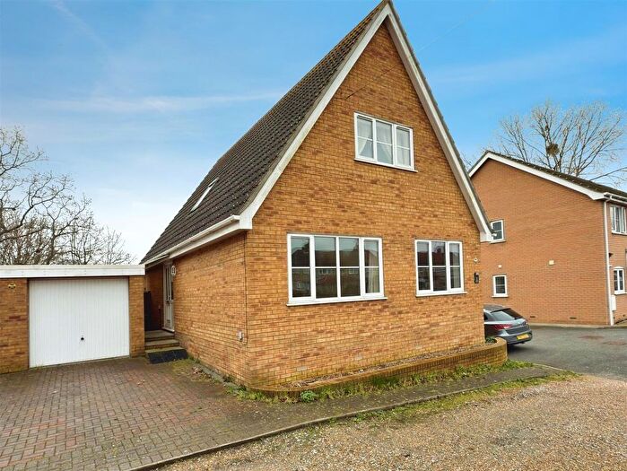 3 Bedroom Detached House For Sale In Longbrook Close, Carlton Colville, Lowestoft, Suffolk, NR33