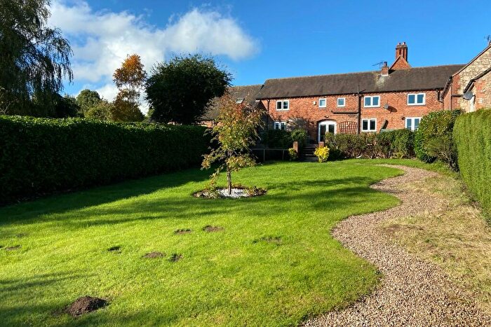 3 Bedroom Barn Conversion For Sale In Brooklet Farm, Castle Donington, DE74