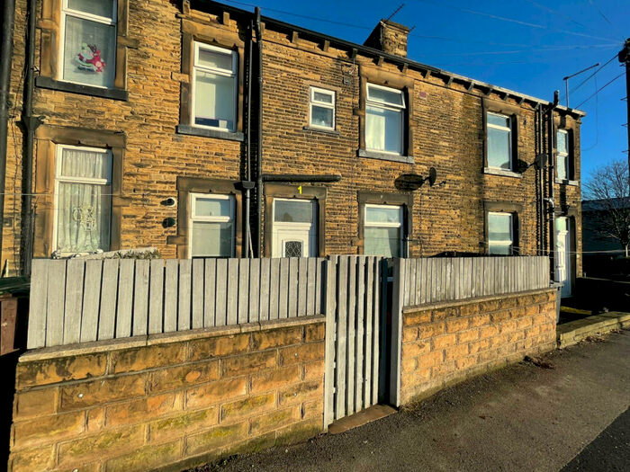 3 Bedroom Terraced House To Rent In Britannia Road, Leeds, LS27