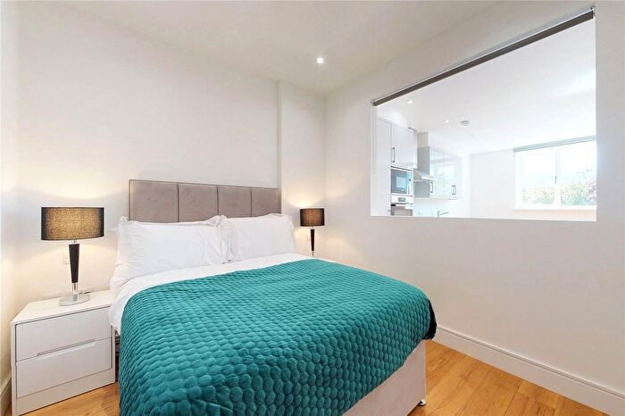 1 Bedroom Flat To Rent In Park Avenue, Bushey, WD23