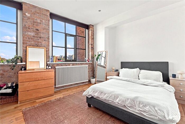 2 Bedroom Apartment To Rent In Thrawl Street, London, E1