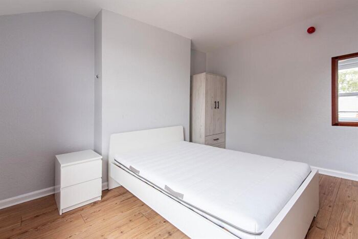 1 Bedroom End Of Terrace House To Rent In Peveril Street, NG7