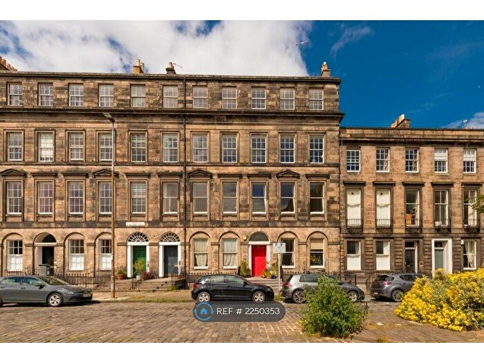 4 Bedroom Flat To Rent In East Claremont Street, Edinburgh, EH7
