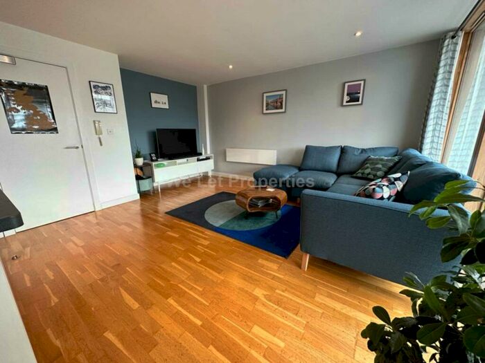 2 Bedroom Apartment To Rent In Base Apartments, Castlefield, M15