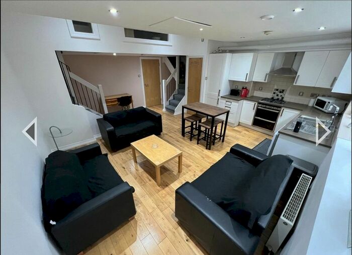 3 Bedroom Flat To Rent In Oldham Road(Ancoats)Luna St, Manchester, M4