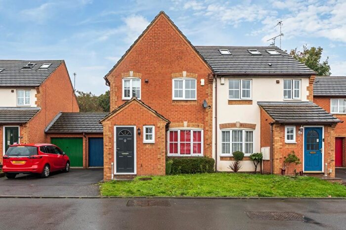 3 Bedroom Semi-Detached House To Rent In Jannaway, Littlemore, OX4