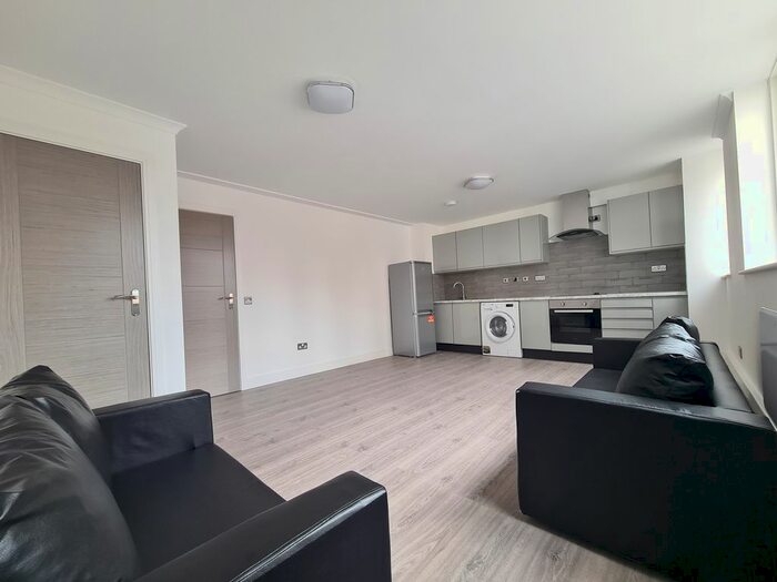 4 Bedroom Flat To Rent In Henriques Street, London, E1