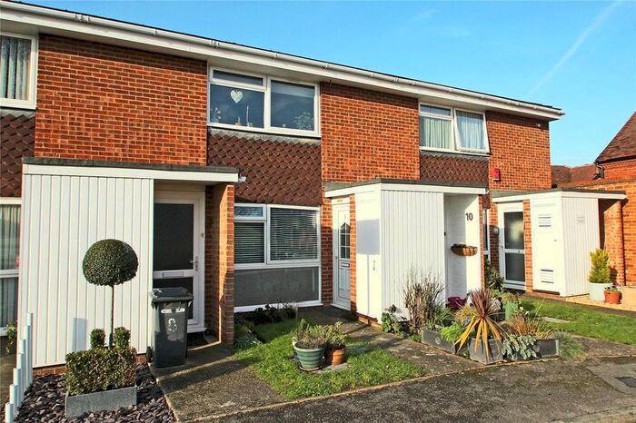 1 Bedroom Maisonette To Rent In Windsor Place, Windsor Street, Chertsey, Surrey, KT16