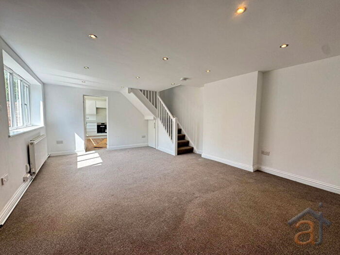2 Bedroom Link Detached House For Sale In Wennington Road, PR9