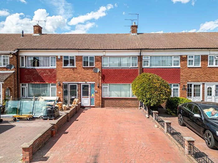 3 Bedroom Terraced House For Sale In Beaumont Drive, Northfleet, Gravesend, Kent, DA11