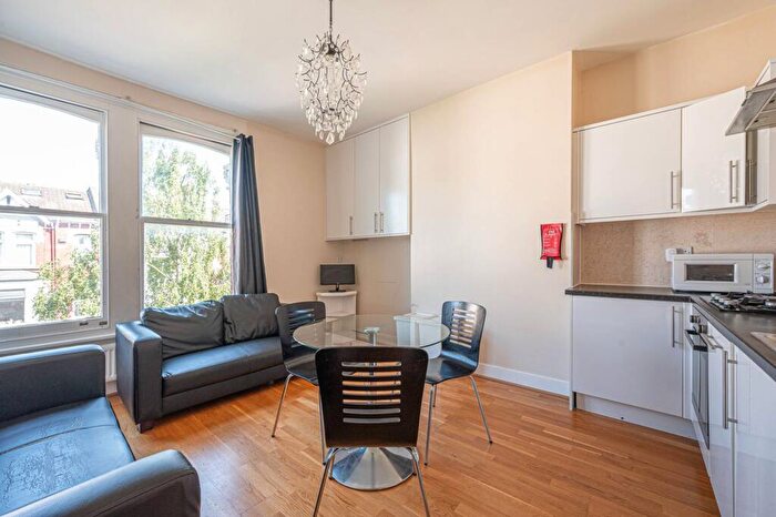 2 Bedroom Flat To Rent In Burton Road, Queen's Park, London, NW6