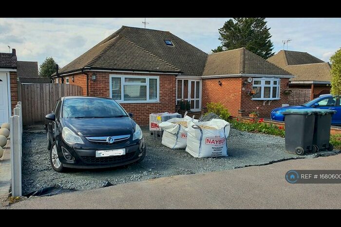 2 Bedroom Bungalow To Rent In Nursery Road, Meopham, Gravesend, DA13