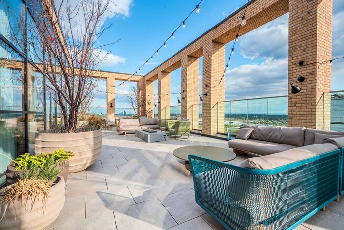 Studio To Rent In Grenan Square, Greenford, UB6