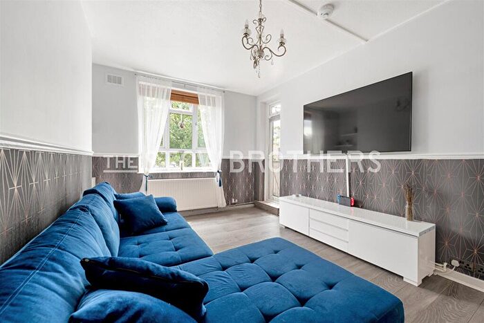 1 Bedroom Flat To Rent In Chatsworth Estate, Elderfield Road, London, E5