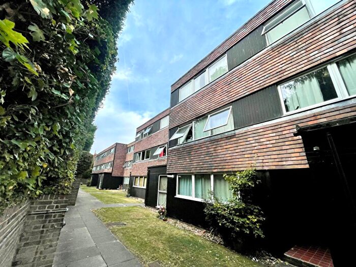 1 Bedroom Flat To Rent In Eleanor Close, Lewes, BN7