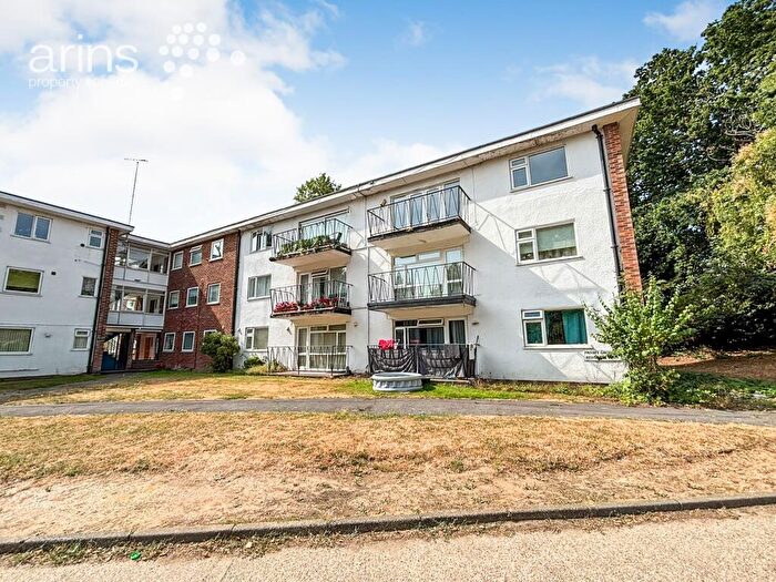 2 Bedroom Flat To Rent In Copperdale Close, Earley, RG6