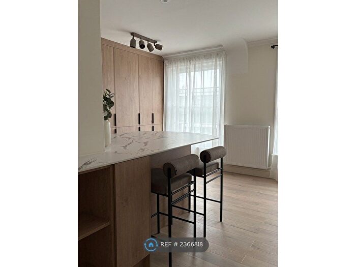 1 Bedroom Flat To Rent In Barnsbury Terrace, London, N1