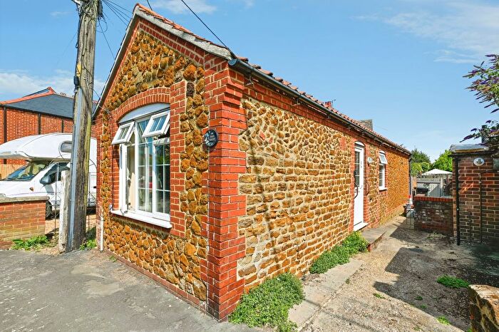 1 Bedroom Bungalow For Sale In High Street, Heacham, King's Lynn, Norfolk, PE31