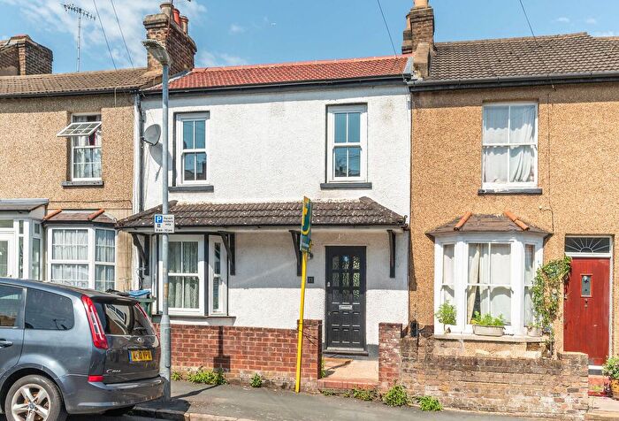 3 Bedroom Terraced House For Sale In Suton Road, Watford, WD17