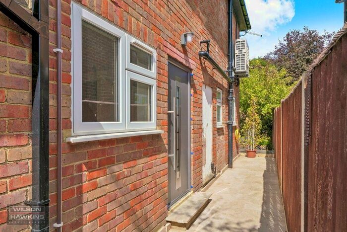 1 Bedroom Flat To Rent In South Hill Avenue, Harrow, HA2