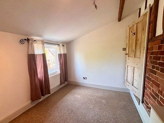 2 Bedroom Cottage To Rent In Heddington, Calne, SN11