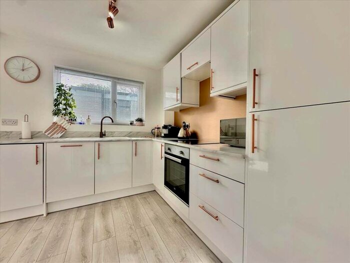 2 Bedroom End Of Terrace House To Rent In St Peters Road, Plymouth, Plymouth, PL5