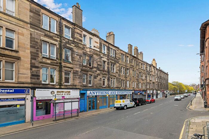 2 Bedroom Flat For Sale In / Great Junction Street, Leith, Edinburgh, EH6