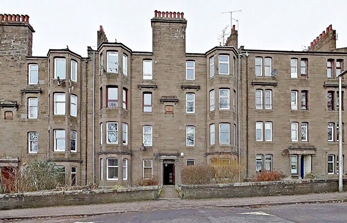 2 Bedroom Flat To Rent In Baxter Park Terrace, Baxter Park, Dundee, DD4