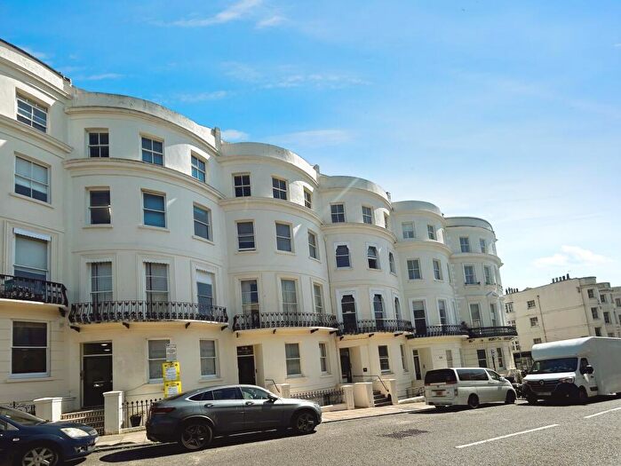 1 Bedroom Apartment To Rent In Lansdowne Place, BN3