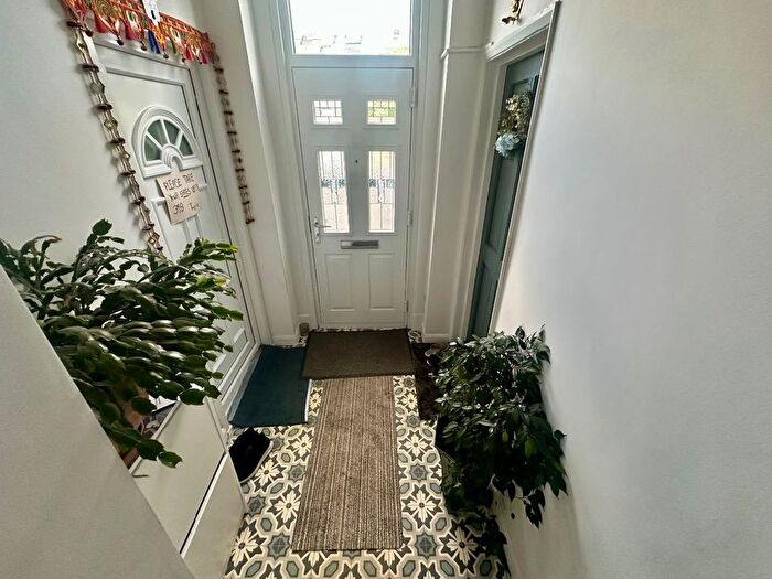 1 Bedroom Property To Rent In Selborne Road, Ilford, IG1