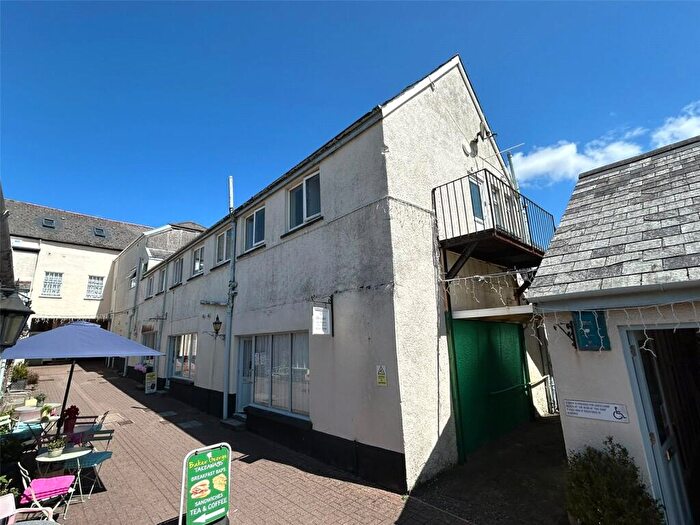 2 Bedroom Apartment For Sale In Broad Street, South Molton, Devon, EX36