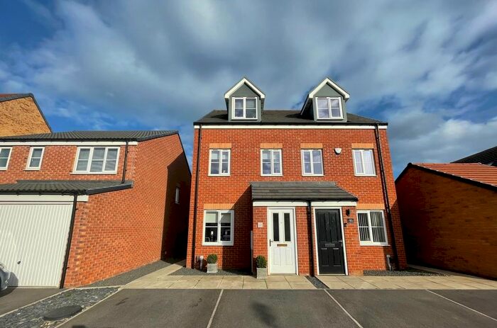 3 Bedroom Town House To Rent In Vickers Lane, Seaton Carew, Hartlepool, TS25