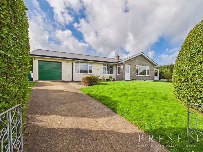 3 Bedroom Bungalow To Rent In Maes Y Cnwce, Newport, SA42