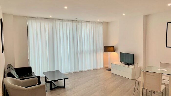 2 Bedroom Flat To Rent In Coster Avenue, London, N4