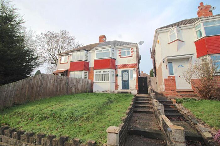 3 Bedroom Semi Detached House For Sale In Charlbury Crescent, Birmingham, B26