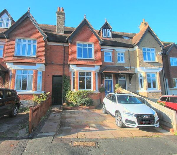 4 Bedroom House To Rent In Bedroom Terraced House In Coulsdon, CR5