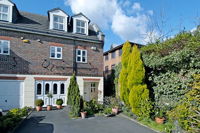 4 Bedroom Detached House To Rent In Sandown Gate, Esher, Surrey, KT10
