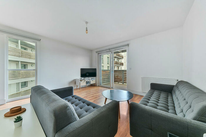 3 Bedroom Apartment To Rent In Barking Barking, IG11