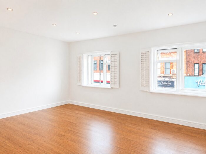 2 Bedroom Flat To Rent In Essex Road, Essex Road, N1