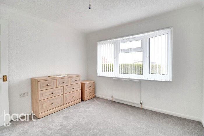 2 Bedroom Park Home For Sale In Hardwicke Fields, Haddenham, CB6