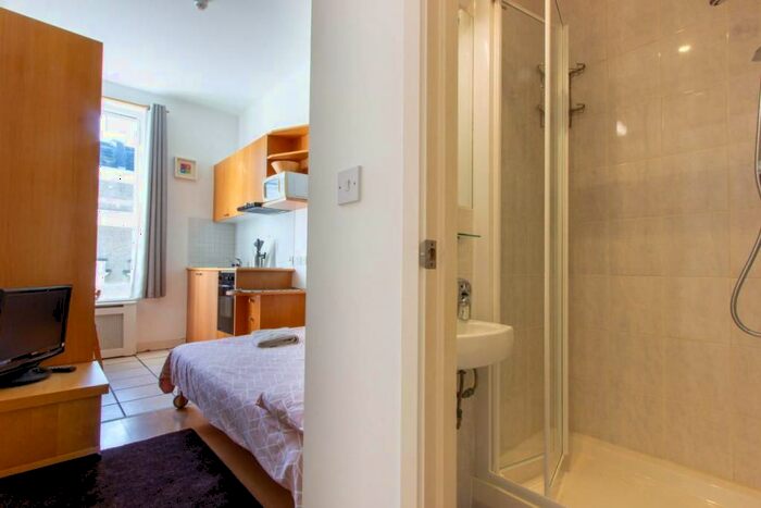 Studio To Rent In Penywern Road, London, SW5