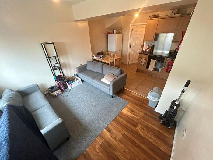 3 Bedroom House To Rent In Bramcote Grove, SE16