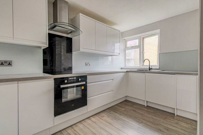 2 Bedroom Flat To Rent In Oakley Road, Southampton, SO16