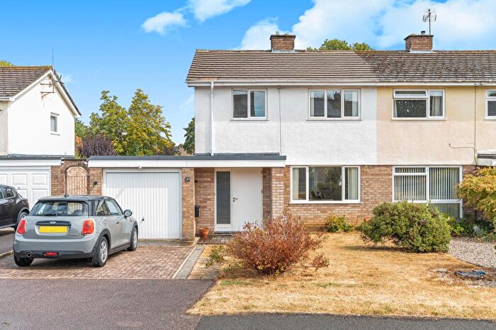 3 Bedroom Semi-Detached House For Sale In Ducklington Lane, Witney, OX28