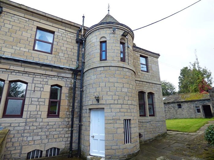3 Bedroom Property To Rent In Harden Grange Farm Harden Road, Harden, BD16