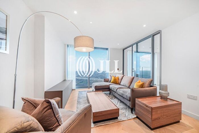 2 Bedroom Apartment To Rent In Landmark Pinnacle, Marsh Wall, E14