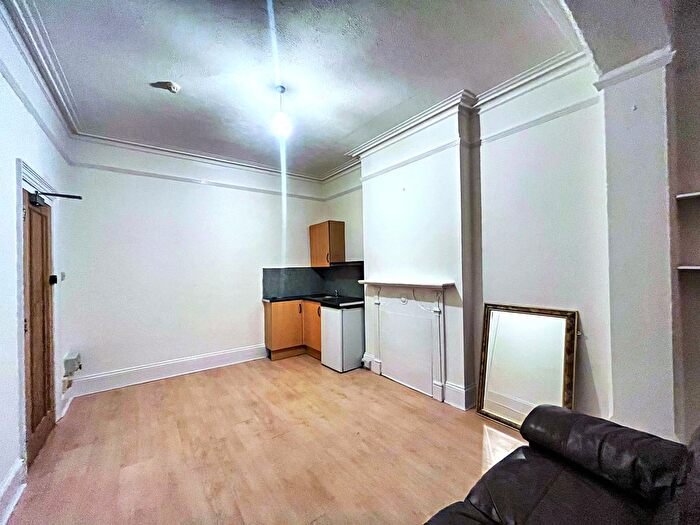 1 Bedroom Flat To Rent In Teville Road, Worthing, BN11