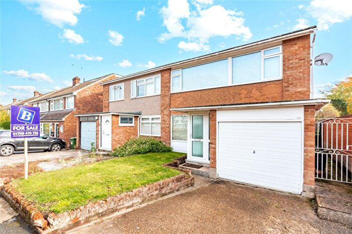 3 Bedroom Semi-Detached House For Sale In Falkirk Close, Hornchurch, RM11