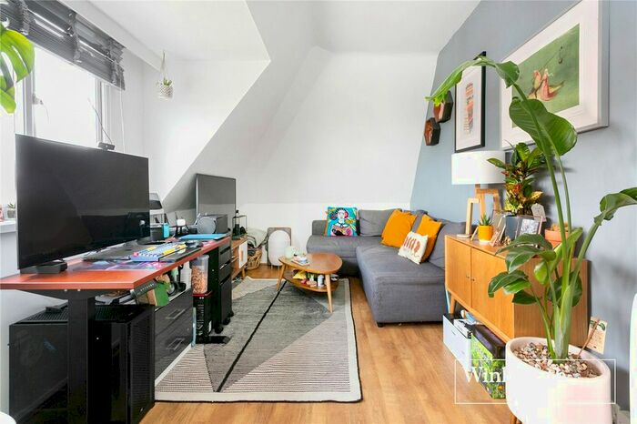 1 Bedroom Flat For Sale In Granville Place, High Road, North Finchley, London, N12