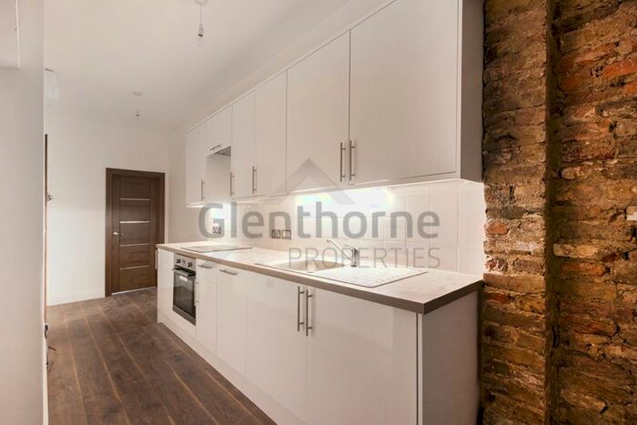 2 Bedroom Flat To Rent In Munster Road, Fulham, SW6